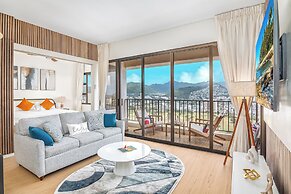 High Floor Mountain View with King or Queen Bed and Parking