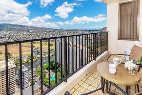 High Floor Mountain View with King or Queen Bed and Parking