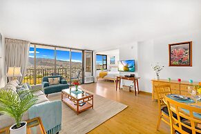 High Floor Mountain View with King or Queen Bed and Parking