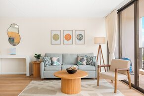 High Floor Mountain View with King or Queen Bed and Parking