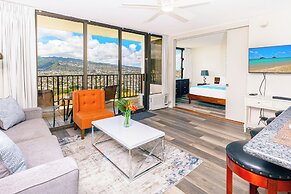 High Floor Mountain View with King or Queen Bed and Parking