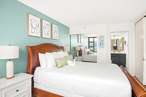 High Floor Mountain View with King or Queen Bed and Parking