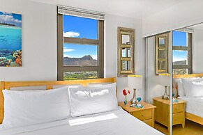 High Floor Mountain View with King or Queen Bed and Parking