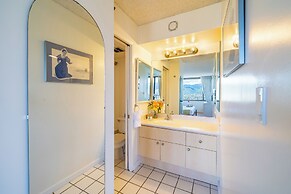 High Floor Mountain View with King or Queen Bed and Parking