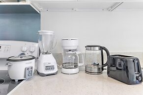 High Floor Mountain View with King or Queen Bed and Parking