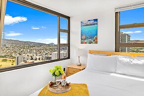 High Floor Mountain View with King or Queen Bed and Parking