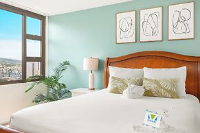 High Floor Mountain View with King or Queen Bed and Parking