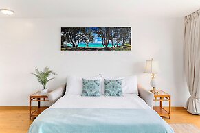 High Floor Mountain View with King or Queen Bed and Parking