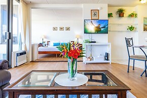 High Floor Mountain View with King or Queen Bed and Parking