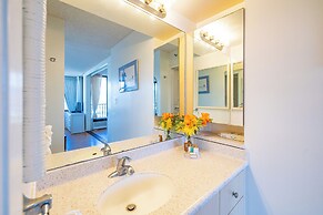 High Floor Mountain View with King or Queen Bed and Parking