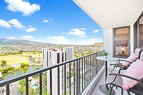 High Floor Mountain View with King or Queen Bed and Parking