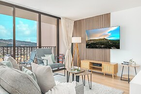 High Floor Mountain View with King or Queen Bed and Parking