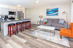 High Floor Mountain View with King or Queen Bed and Parking