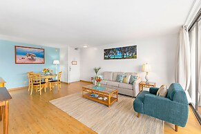 High Floor Mountain View with King or Queen Bed and Parking