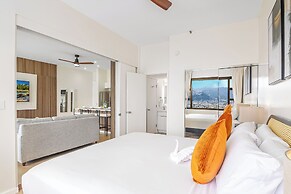 High Floor Mountain View with King or Queen Bed and Parking