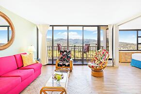 High Floor Mountain View with King or Queen Bed and Parking