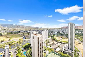 High Floor Mountain View with King or Queen Bed and Parking