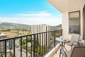 High Floor Mountain View with King or Queen Bed and Parking