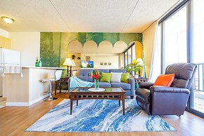 High Floor Mountain View with King or Queen Bed and Parking