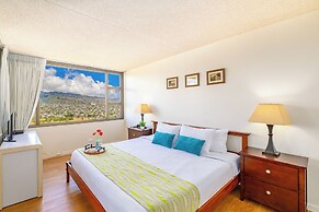 High Floor Mountain View with King or Queen Bed and Parking