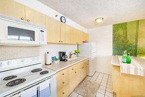 High Floor Mountain View with King or Queen Bed and Parking