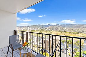 High Floor Mountain View with King or Queen Bed and Parking