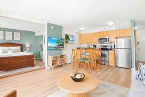 High Floor Mountain View with King or Queen Bed and Parking