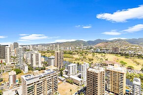 High Floor Mountain View with King or Queen Bed and Parking