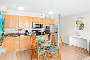 High Floor Mountain View with King or Queen Bed and Parking