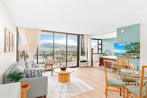 High Floor Mountain View with King or Queen Bed and Parking