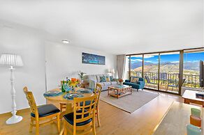 High Floor Mountain View with King or Queen Bed and Parking
