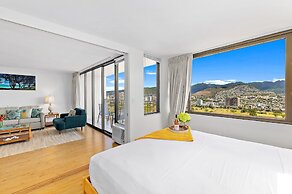 High Floor Mountain View with King or Queen Bed and Parking