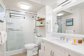 Mountain View Condo with King or Queen Bed and Parking