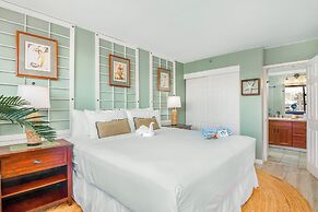 Mountain View Condo with King or Queen Bed and Parking