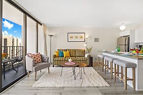 Mountain View Condo with King or Queen Bed and Parking