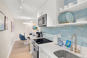 Mountain View Condo with King or Queen Bed and Parking