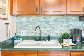 Mountain View Condo with King or Queen Bed and Parking