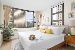 Mountain View Condo with King or Queen Bed and Parking