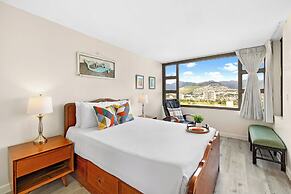 Mountain View Condo with King or Queen Bed and Parking