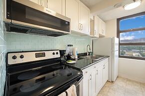 Mountain View Condo with King or Queen Bed and Parking