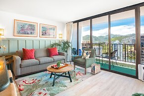 Mountain View Condo with King or Queen Bed and Parking