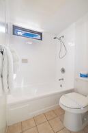 Mountain View Condo with King or Queen Bed and Parking