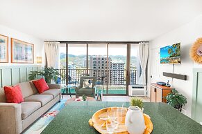 Mountain View Condo with King or Queen Bed and Parking