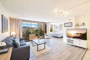 Mountain View Condo with King or Queen Bed and Parking