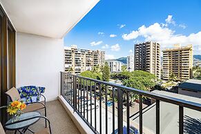 Mountain View Condo with King or Queen Bed and Parking