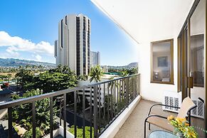 Mountain View Condo with King or Queen Bed and Parking