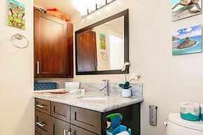 Premium Remodeled Condo in Waikiki with 2 Double Beds and Parking