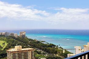 Premium Remodeled Condo in Waikiki with 2 Double Beds and Parking