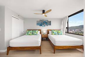 Premium Remodeled Condo in Waikiki with 2 Double Beds and Parking