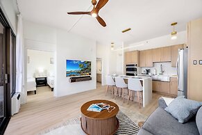 Premium Remodeled Condo in Waikiki with 2 Double Beds and Parking